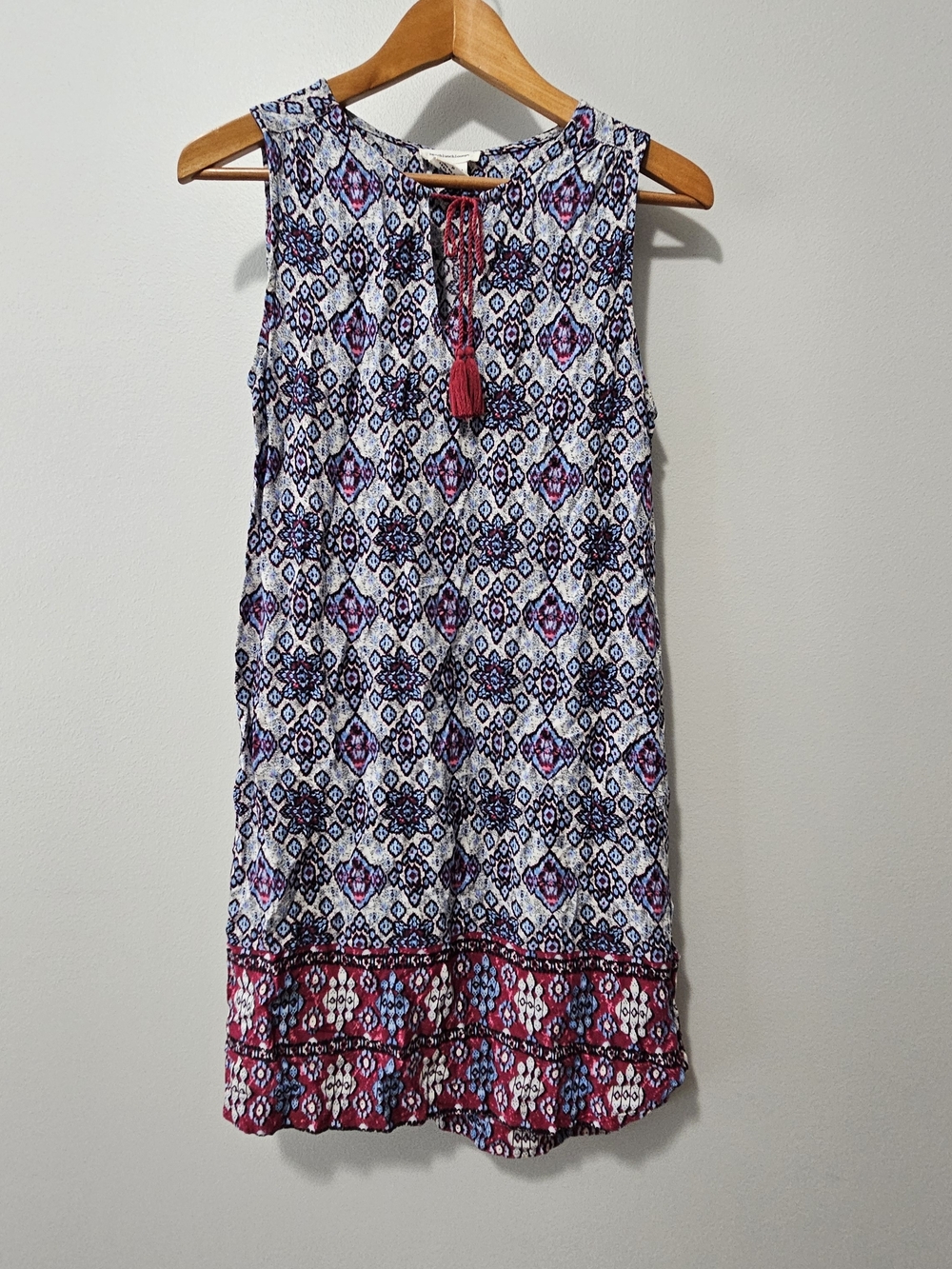 Sleeveless Printed Shift Top - Navy & Pink